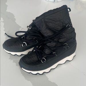 Sorel Women’s Size 7 Black Whitney II Short Boots